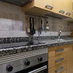 Bougainvillea Retreat, Espacioso Terraza & Parking Apartman *