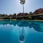 Apartman Bougainvillea Retreat, Espacioso Terraza & Parking
