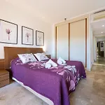 Bougainvillea Retreat, Espacioso Terraza & Parking *