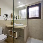 Apartman Bougainvillea Retreat, Espacioso Terraza & Parking