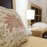 Bougainvillea Retreat, Espacioso Terraza & Parking Apartman *