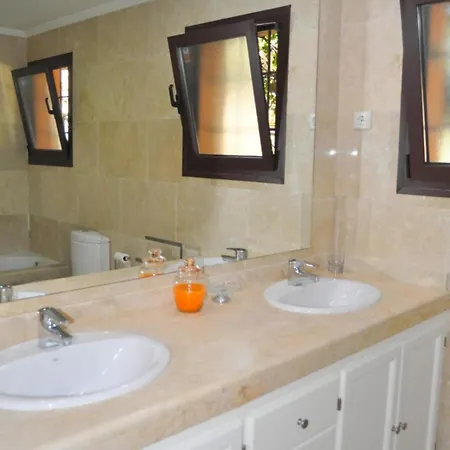 Bougainvillea Bay Estepona & Parking Estepona