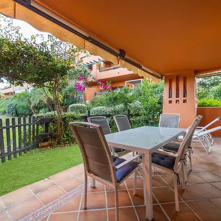 Bougainvillea Bay & Parking * Estepona