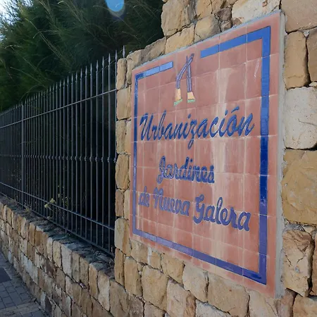 Bougainvillea Retreat, Espacioso Terraza & Parking Lejlighed
