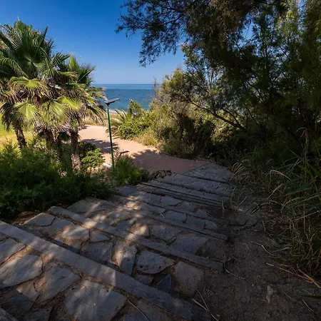 Lejlighed Bougainvillea Retreat, Espacioso Terraza & Parking