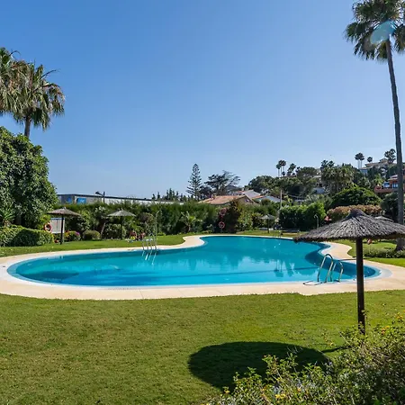 Bougainvillea Bay & Parking Apartment